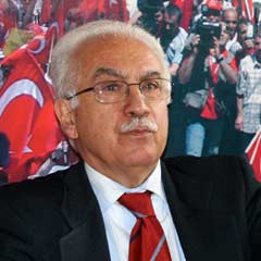 Perinçek'in evinden 6 çuval malzeme taşındı