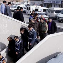 Simsar operasyonu genişliyor.