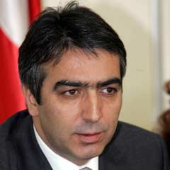 Sütten ağzı yandı bir kere