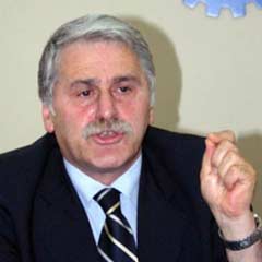 'Demokratik değil'