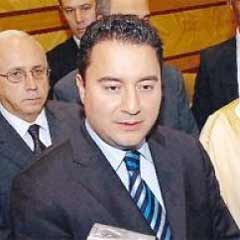 Babacan, Türk okulunu ziyaret etti