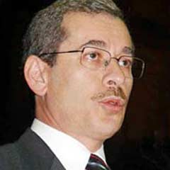 Şener köşe yazarı oldu