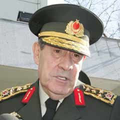 Büyükanıt’ın üniformasını kim giyecek?