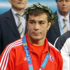 Güreşçilerden 2 bronz