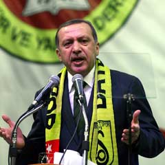 'Kimseye efendi değiliz'