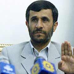 Ahmedinejad'a çattı