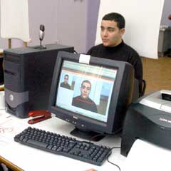 Başörtülü fotoğraf olacak mı?