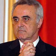 Galatasaray Canaydın'ı bırakmıyor