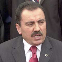 'Okula almayanları şikayet edin'
