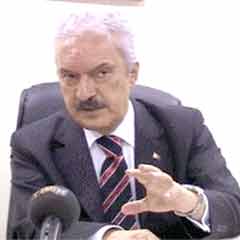 Rektör Parlak, başörtülüleri almayacakmış!