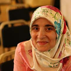'Başörtüsü, örnek olmaya engel değil'
