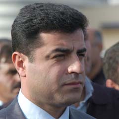 'Operasyon derhal durdurulsun'