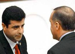 Demirtaş: Top Başbakan'ın Sahasında