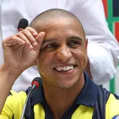 Roberto Carlos, kimsesiz çocuklarla buluştu