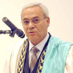 Rektörden örnek davranış