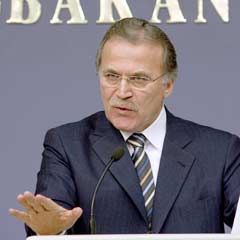 Demirel'e tokat gibi cevap