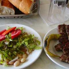 Şiir yazdıran köfte-piyaz
