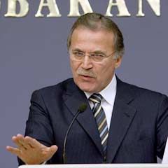 'Kaos çıkarmak istiyorlar'