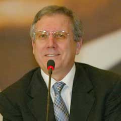 Antu'dan Başkan'a ödül