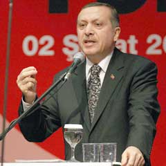 'Toplumu esas siz bölüyorsunuz'