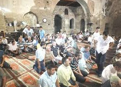 İznik Ayasofya Camii'nde 91 yıl sonra ilk teravih 