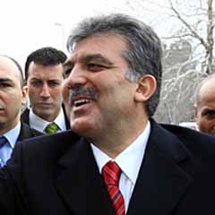 'Üniversitelerde inançlar özgürce ifade edilmeli'