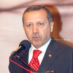 'Maalesef, Batı'nın ahlaksızlıklarını aldık'