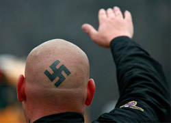 Almanya'da nazi sevgisi bitmiyor!
