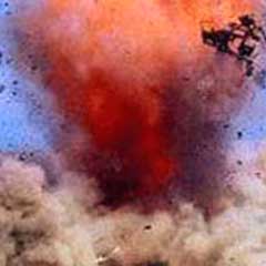 Pakistan'da bombalı saldırılar: 88 ölü