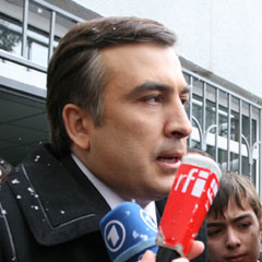 Saakaşvili resmen başkan