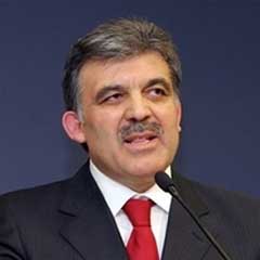 Gül'ün uçağı sis yüzünden Esenboğa'ya inemedi