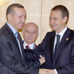 Erdoğan ve Zapatero'ya ödül