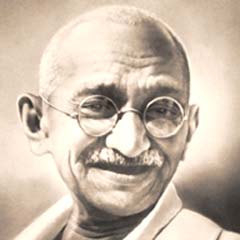 Gandhi'nin külleri denize