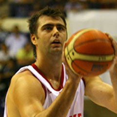 Mehmet Okur yine zirvede