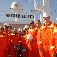 Haydar Aliyev tankerine ilk yükleme