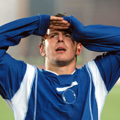 'Emre kadro dışı değil'