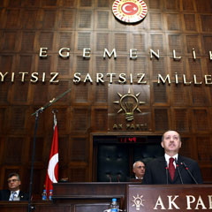 301 AK Parti grubunda tartışılıyor