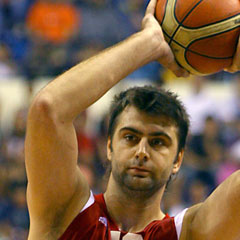 Mehmet Okur'dan 15 sayı