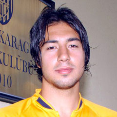 Cim Bom Emre ile sözleşme imzaladı