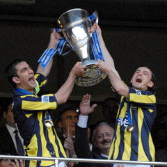 Kanarya yüksekten uçtu