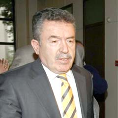 Özcan'a suç duyurusu