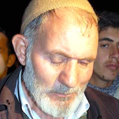 Üzüntülü kişiyi teselli etmeyin
