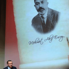 Erdoğan: Akif'in duruşu örnek olmalı