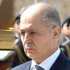 Sezerzede Bürokratlar Derneği kapandı