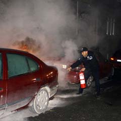 Üsküdar'da 5 otomobil kundaklandı