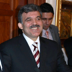 Türk işçilerden Gül'e coşkulu karşılama