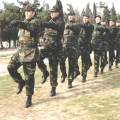 Komutan tokadıyla kulak zarı patladı