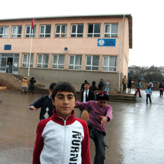 Okul Kıyafeti Üreticileri Zor Durumda