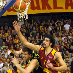 İlk derbi Cim Bom'un