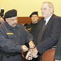 'Soykırımı red' mahkemede